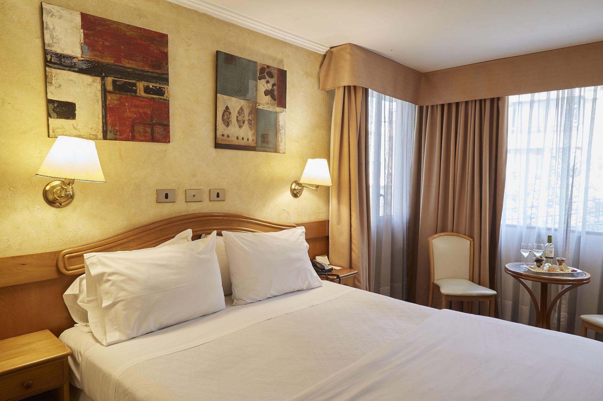 Hotel Torremayor Lyon Santiago du Chili Extérieur photo