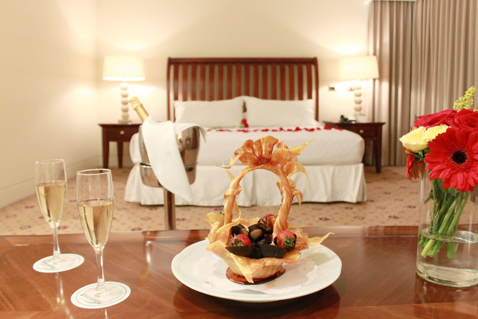 Hotel Torremayor Lyon Santiago du Chili Extérieur photo