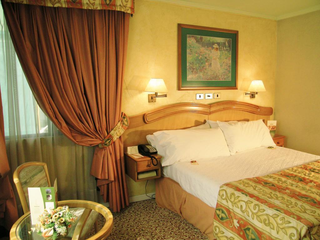 Hotel Torremayor Lyon Santiago du Chili Extérieur photo