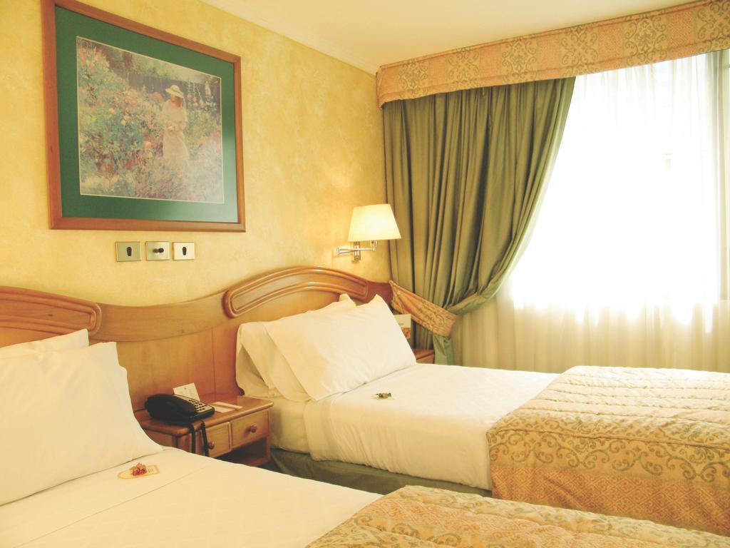 Hotel Torremayor Lyon Santiago du Chili Extérieur photo